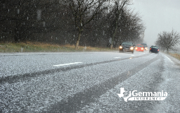 Stay Ahead of the Winter Storm: Expert Advice for Driving in Challenging Conditions